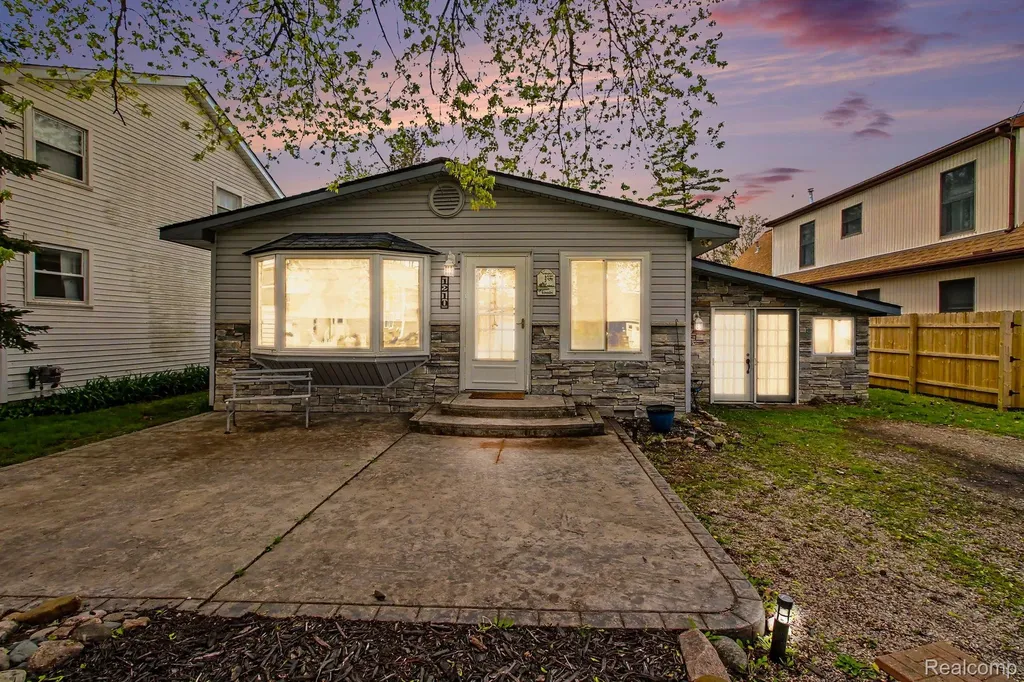 1210 Sunrise Park Street Genoa Township MI 48843
