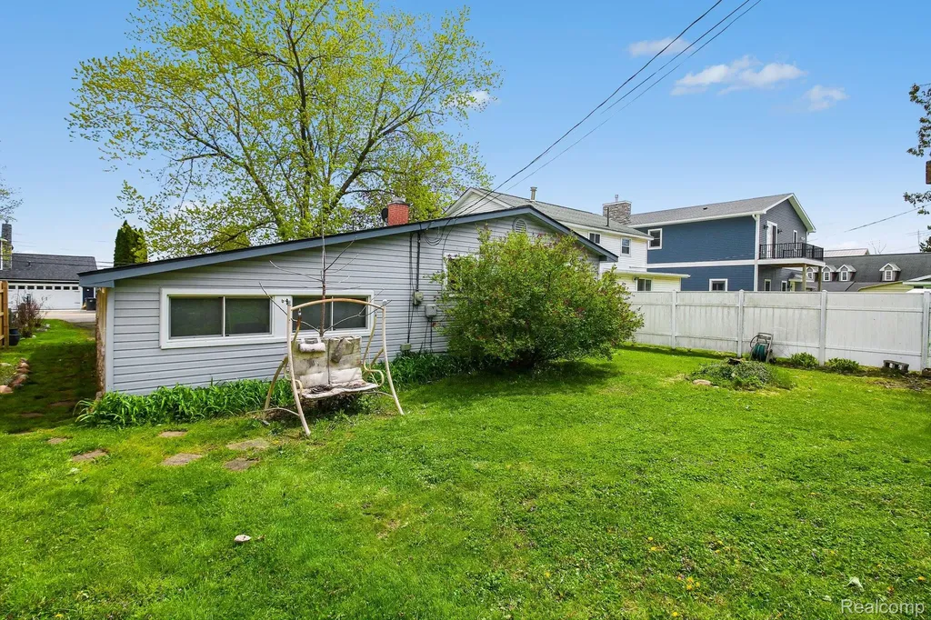 1210 Sunrise Park Street Genoa Township MI 48843