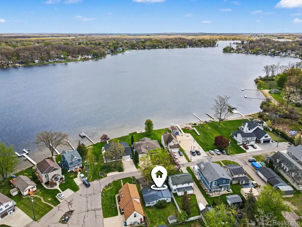 1210 Sunrise Park Street Genoa Township MI 48843