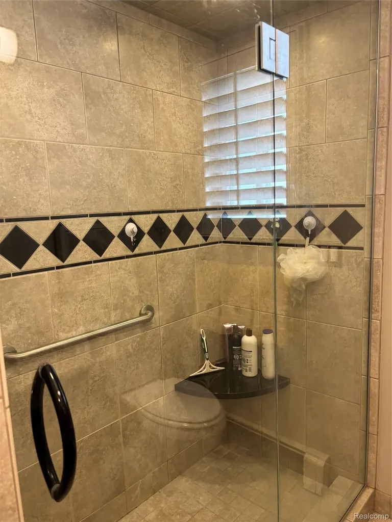 5435 Pointe Drive East China Township MI 48054