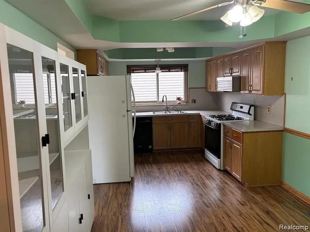 5855 Wedgewood Road Canton Charter Township MI 48187