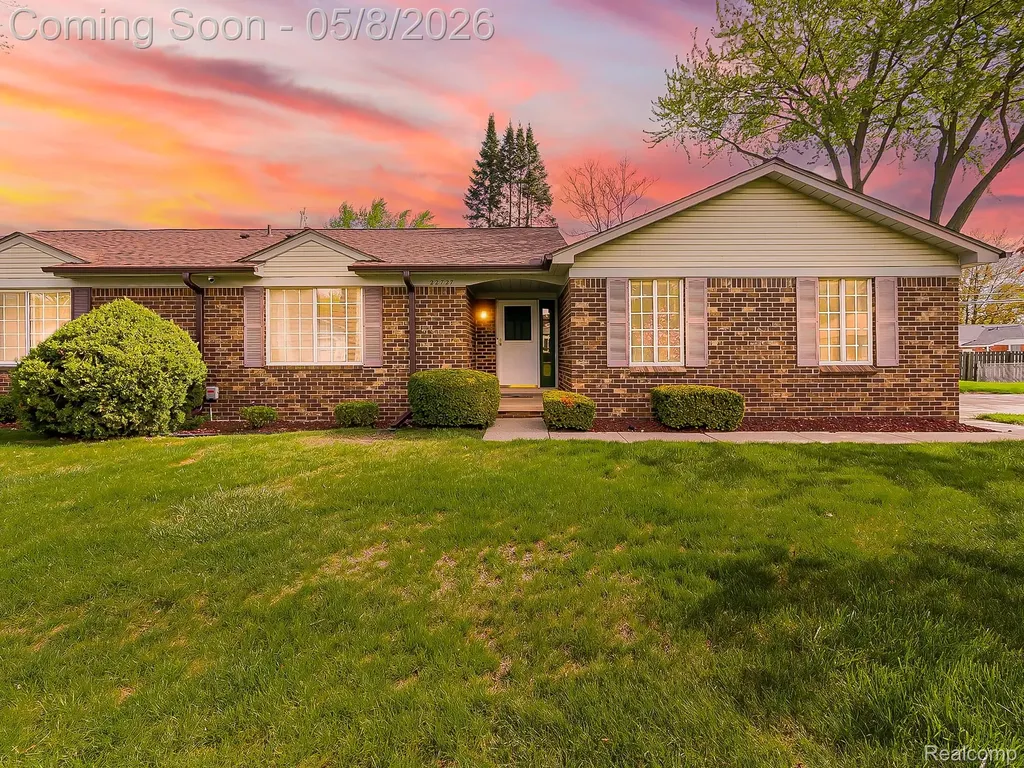 22727 Shoreview Court St. Clair Shores City MI 48082