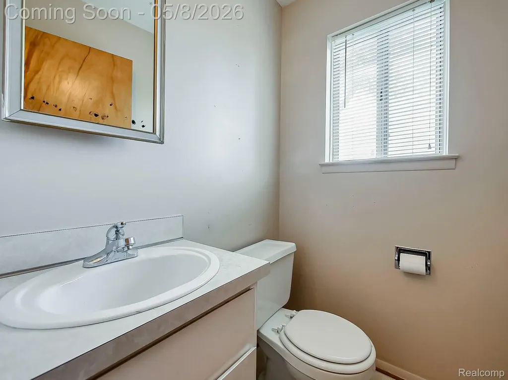 22727 Shoreview Court St. Clair Shores City MI 48082