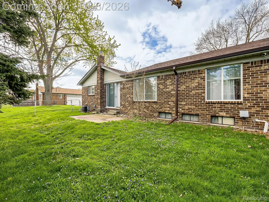 22727 Shoreview Court St. Clair Shores City MI 48082