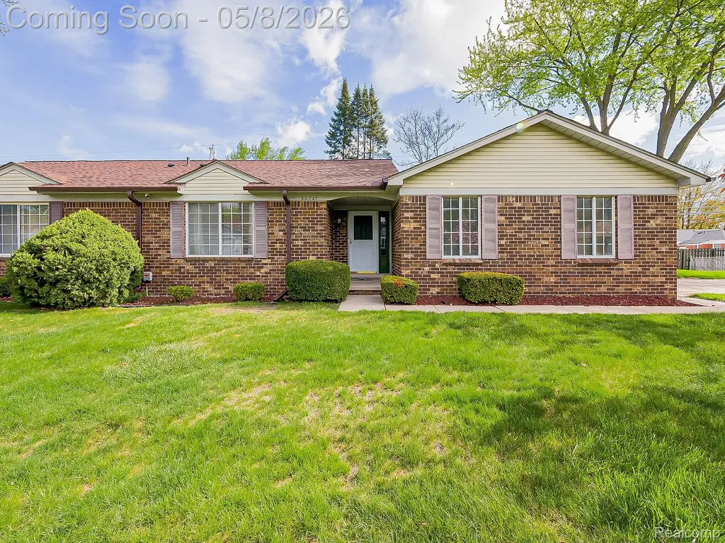 22727 Shoreview Court St. Clair Shores City MI 48082