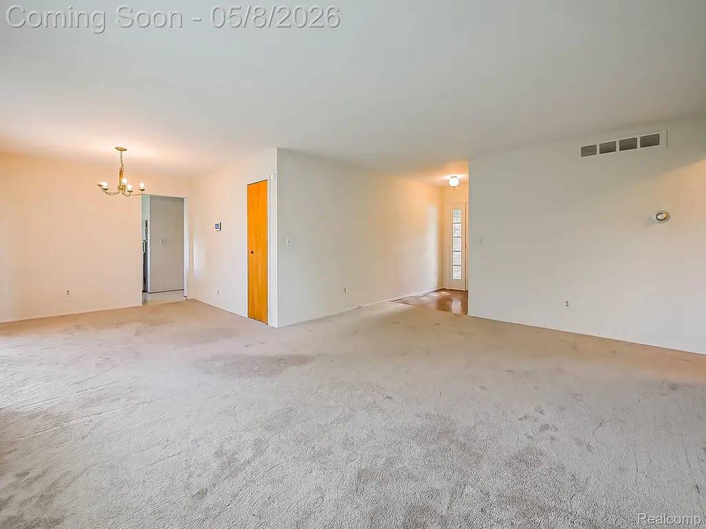 22727 Shoreview Court St. Clair Shores City MI 48082