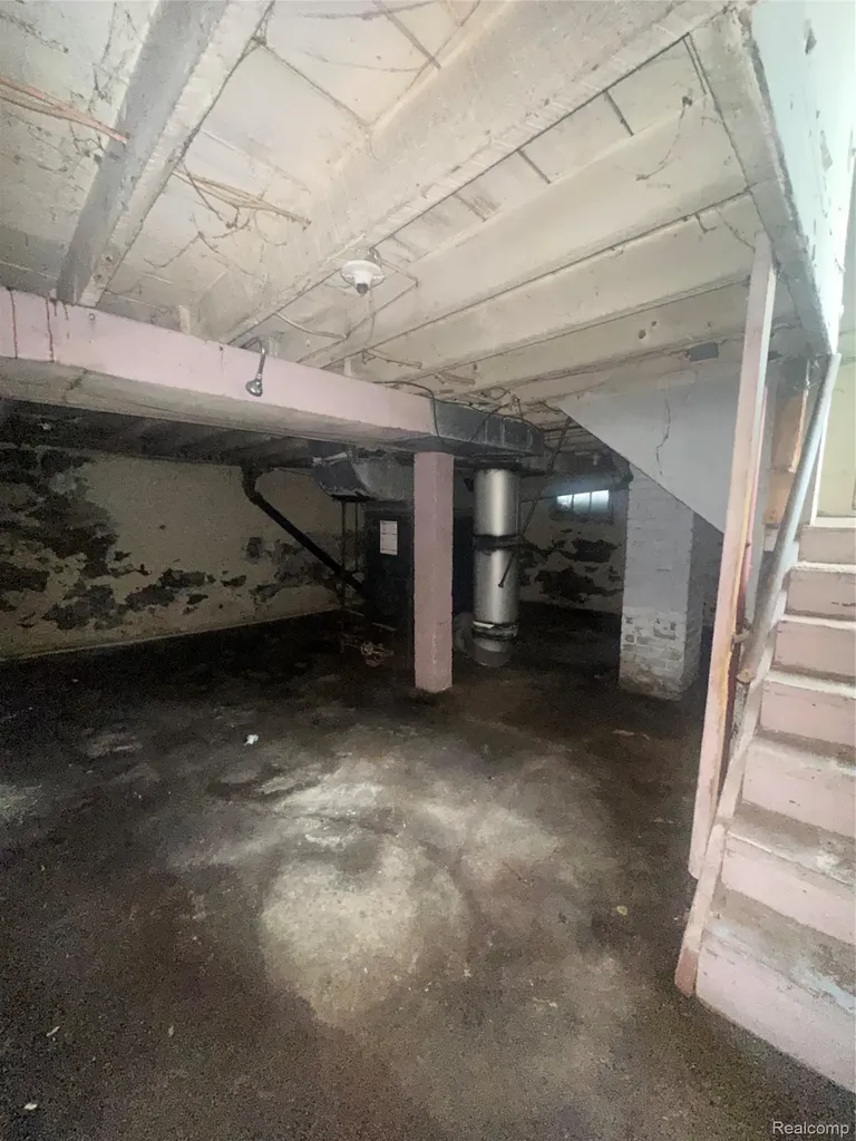 1007 Decker Street Flint City MI 48503