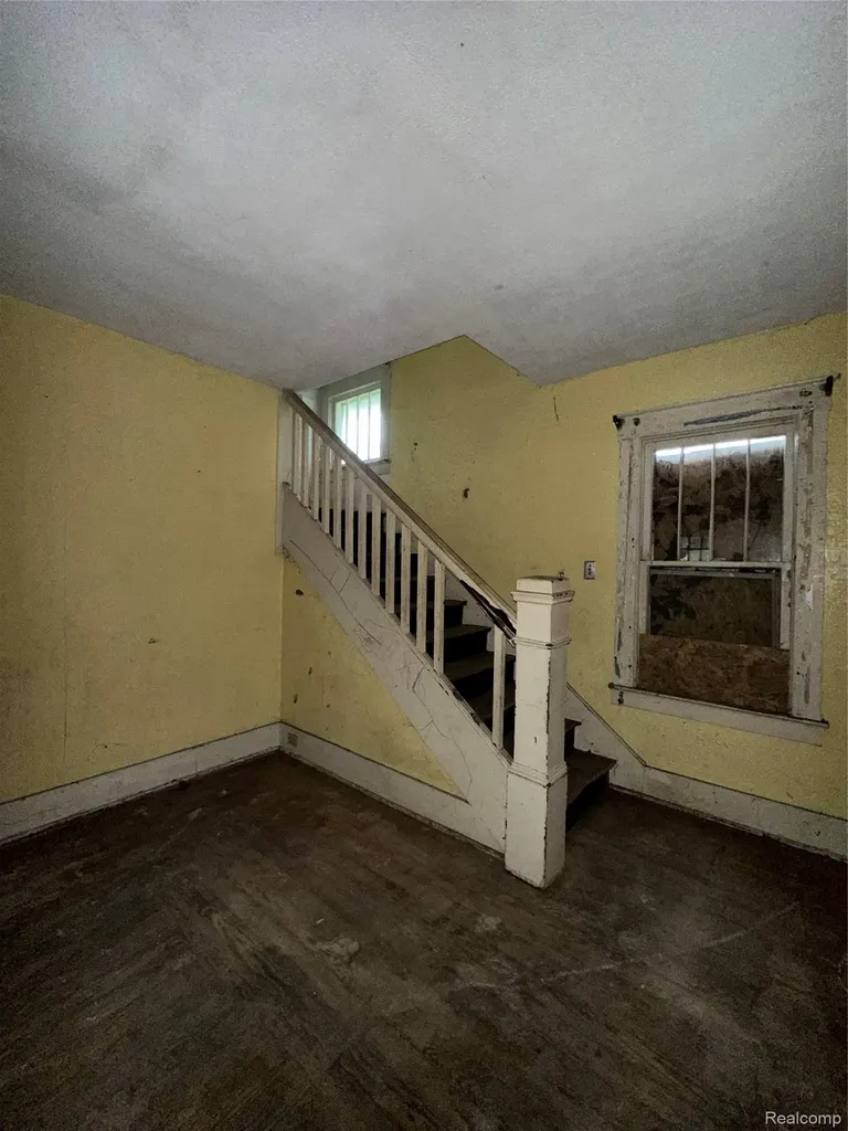 1007 Decker Street Flint City MI 48503