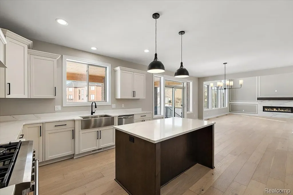 16199 Via Colico Macomb Township MI 48042