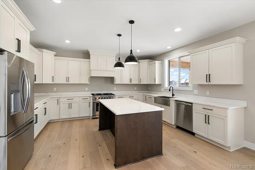 16199 Via Colico Macomb Township MI 48042