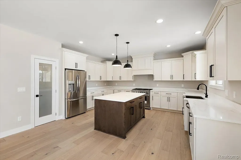 16199 Via Colico Macomb Township MI 48042