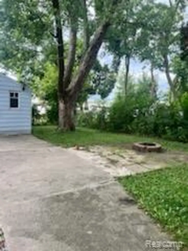 1458 Chapin Avenue Birmingham City MI 48009