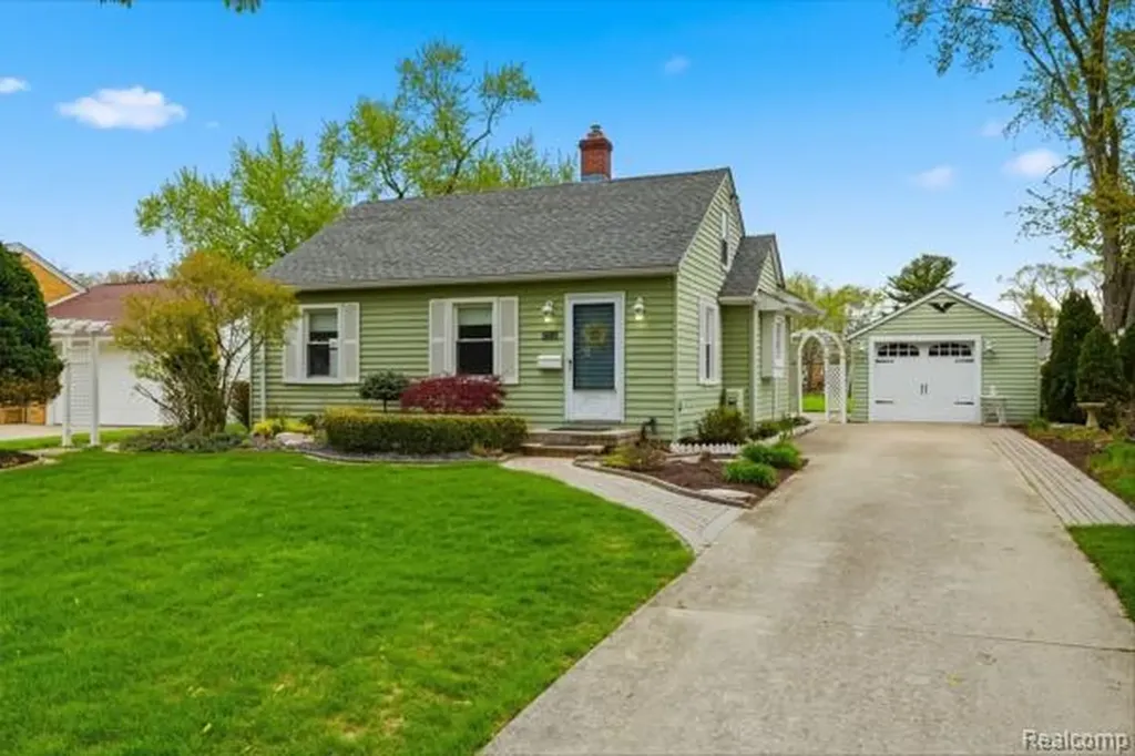 7515 Saint John Street Shelby Charter Township MI 48317
