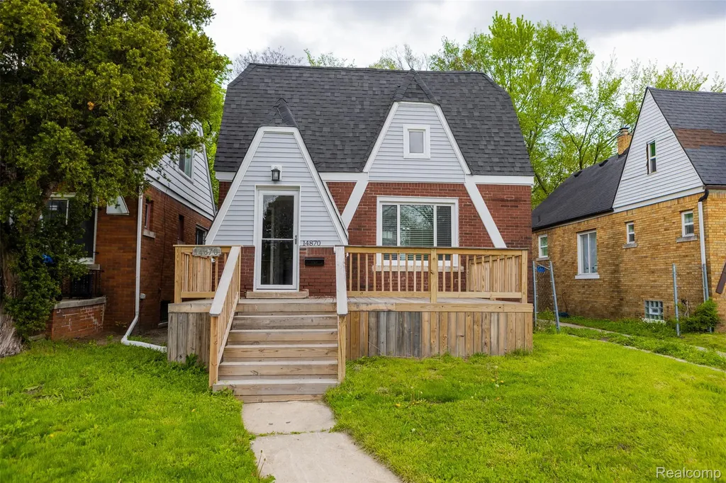14870 Pinehurst Street Detroit City MI 48238