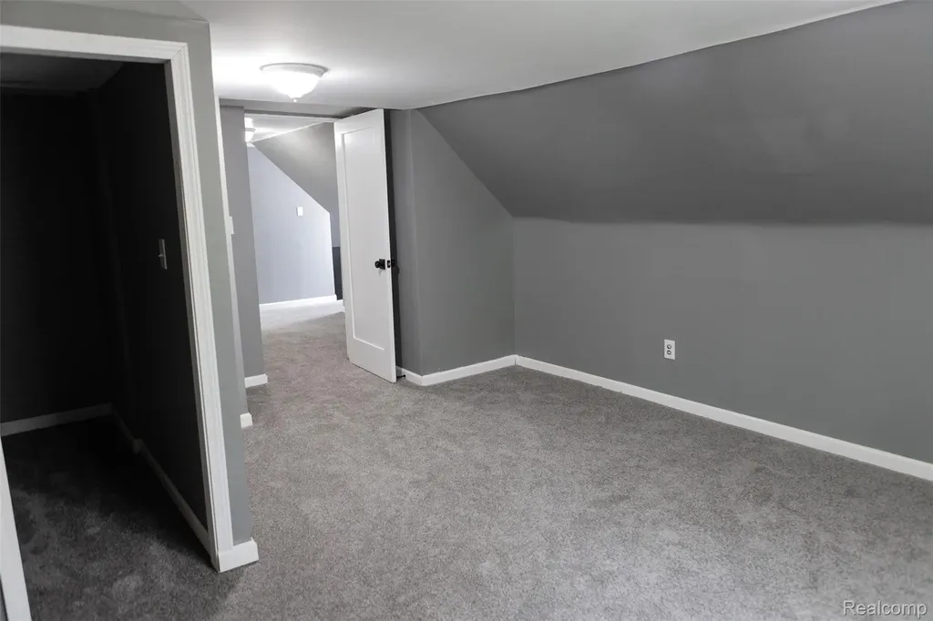 14870 Pinehurst Street Detroit City MI 48238