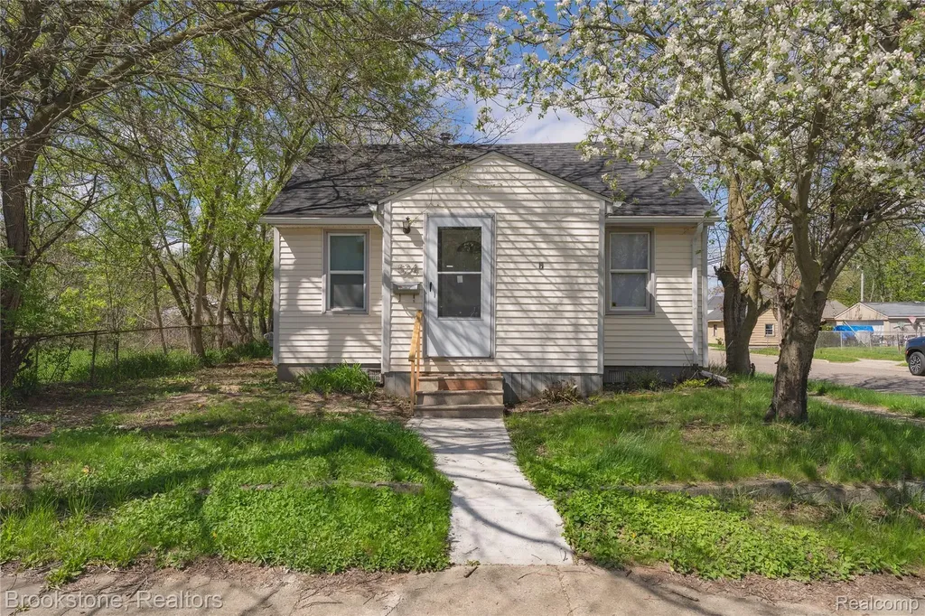 524 Luther Avenue Pontiac City MI 48341