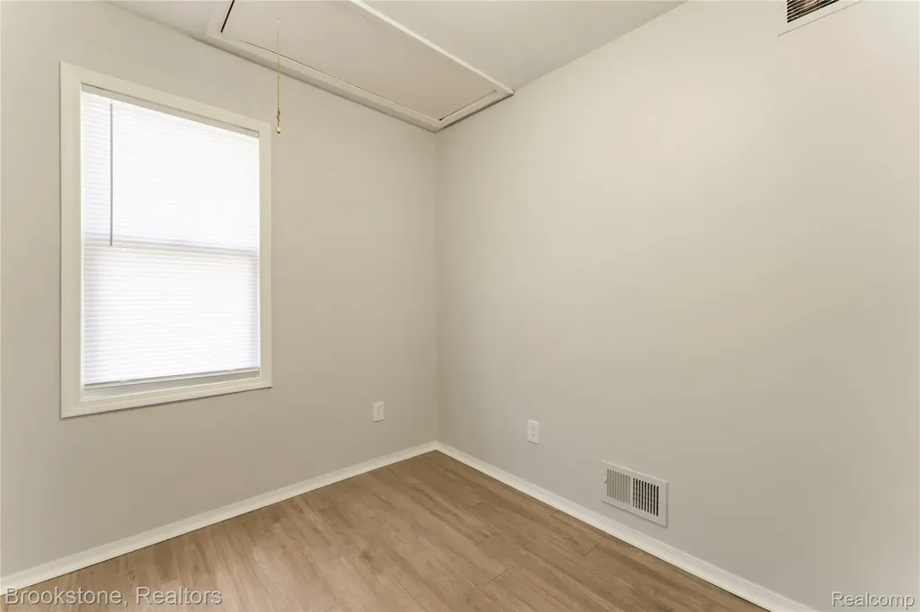 524 Luther Avenue Pontiac City MI 48341