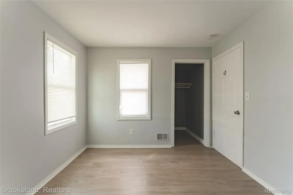 524 Luther Avenue Pontiac City MI 48341