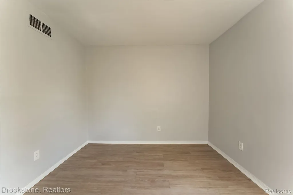 524 Luther Avenue Pontiac City MI 48341
