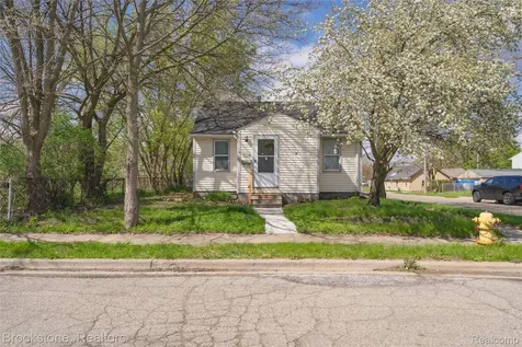 524 Luther Avenue Pontiac City MI 48341