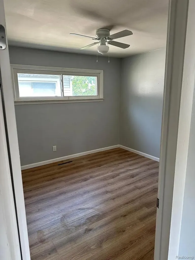 1580 University Avenue Lincoln Park City MI 48146