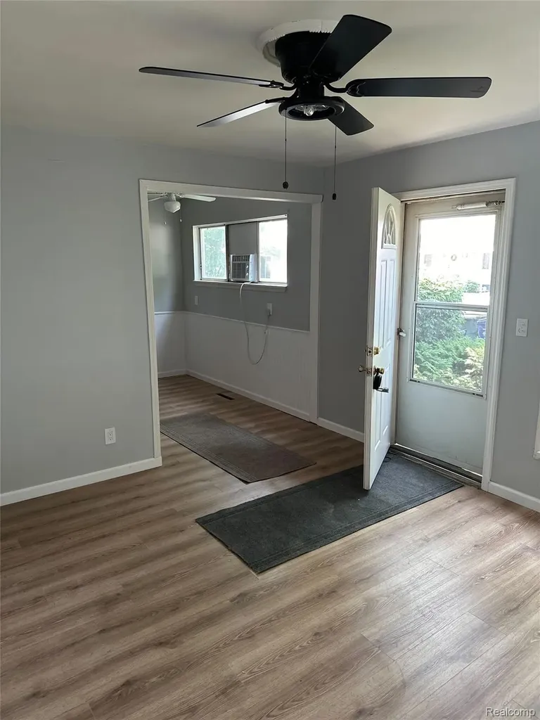 1580 University Avenue Lincoln Park City MI 48146