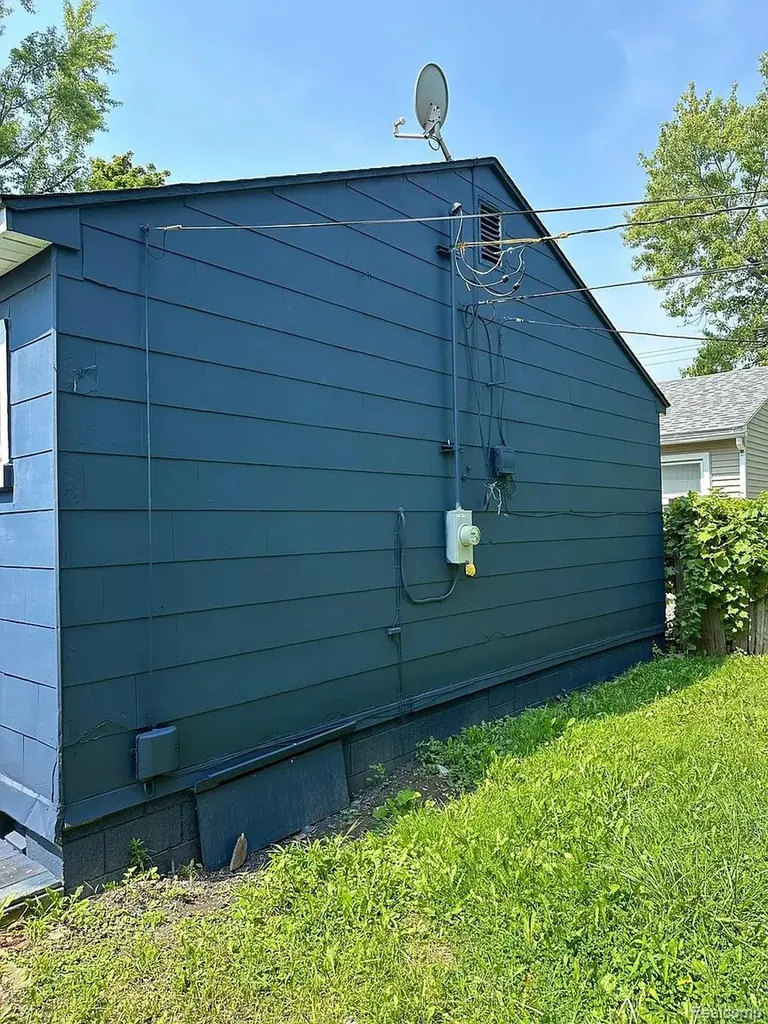 1580 University Avenue Lincoln Park City MI 48146
