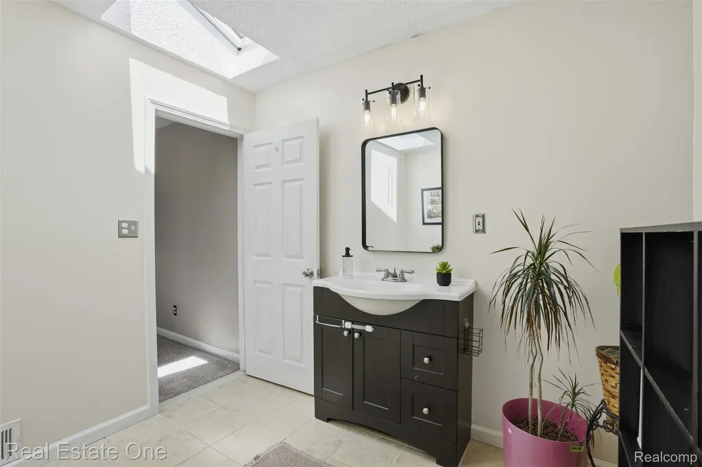 295 Madison Avenue Clawson City MI 48017