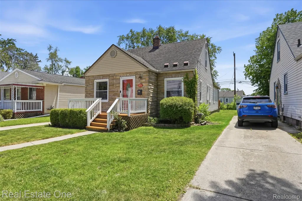 295 Madison Avenue Clawson City MI 48017