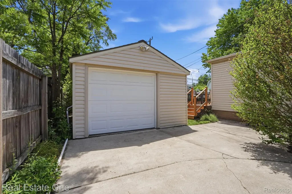 295 Madison Avenue Clawson City MI 48017