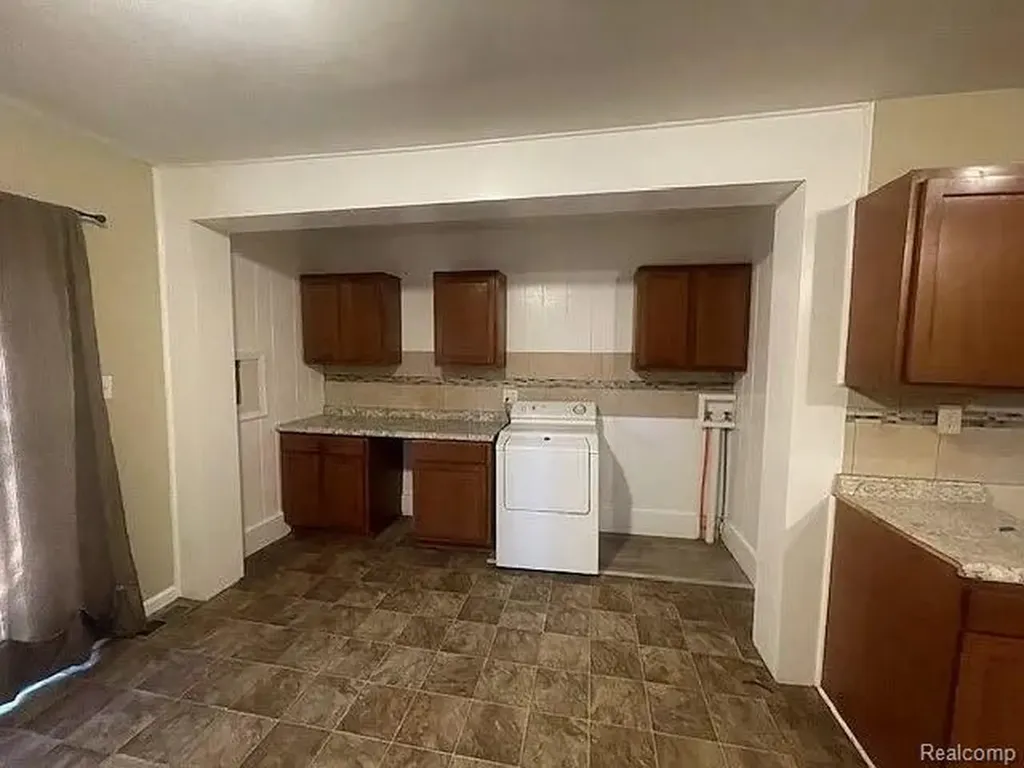 144 N Ford Boulevard Ypsilanti Charter Township MI 48198