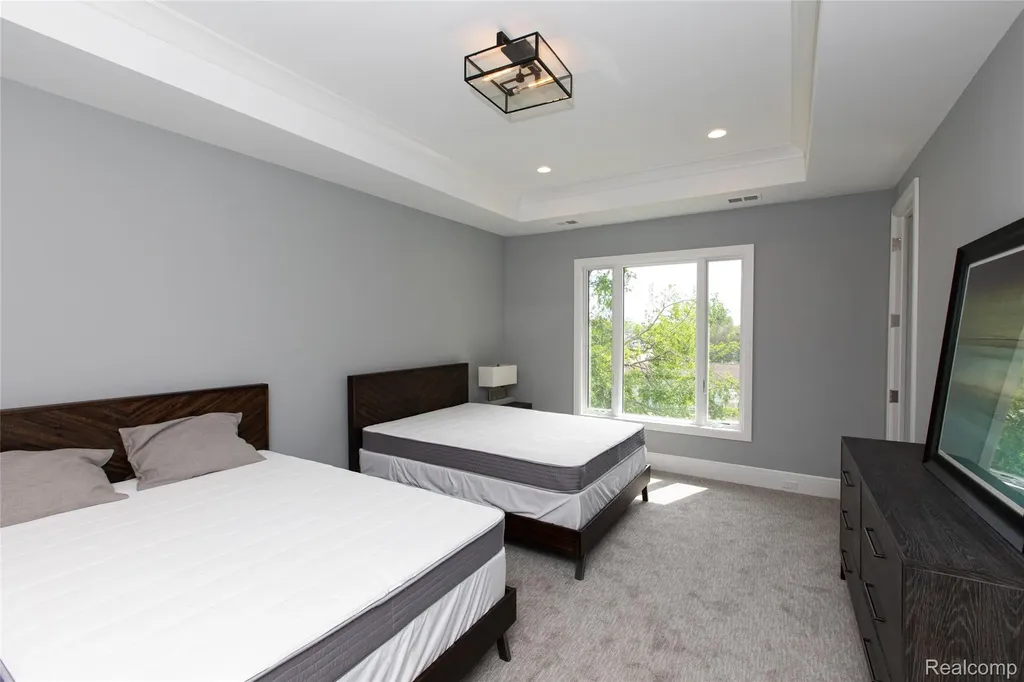 556 Barrington Court Bloomfield Charter Township MI 48304
