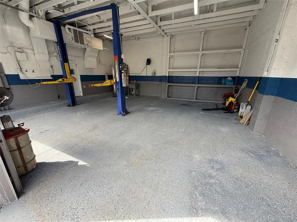 128 Baldwin Avenue Pontiac City MI 48342