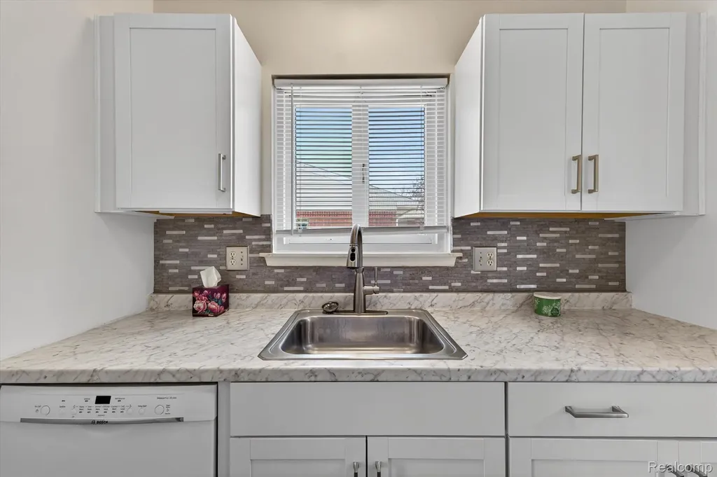 23712 Cedar Ridge Drive Brownstown Charter Township MI 48174