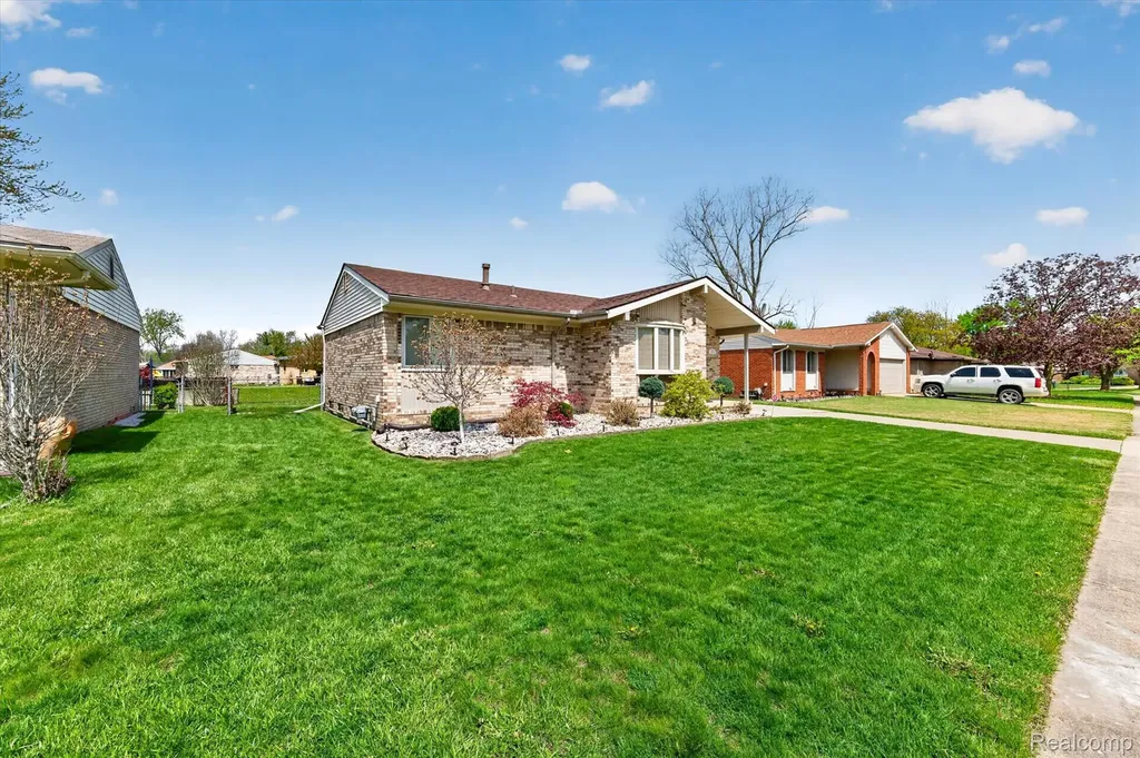 23712 Cedar Ridge Drive Brownstown Charter Township MI 48174