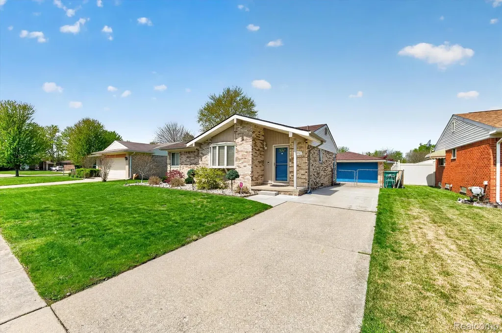 23712 Cedar Ridge Drive Brownstown Charter Township MI 48174