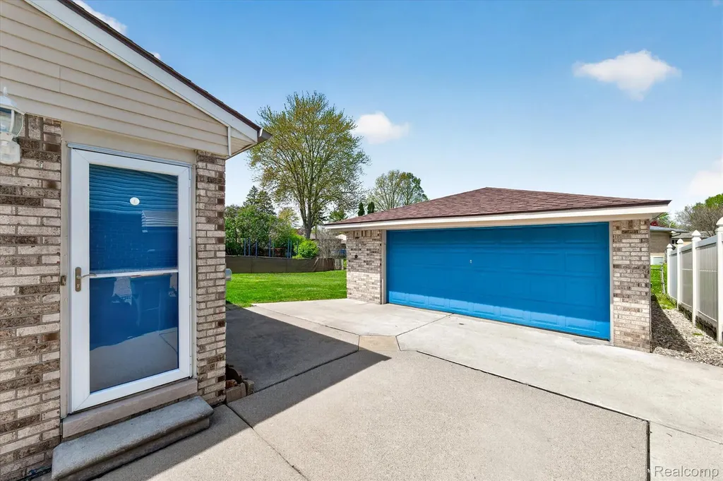 23712 Cedar Ridge Drive Brownstown Charter Township MI 48174