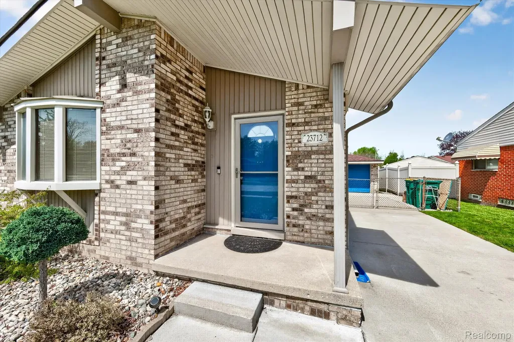 23712 Cedar Ridge Drive Brownstown Charter Township MI 48174