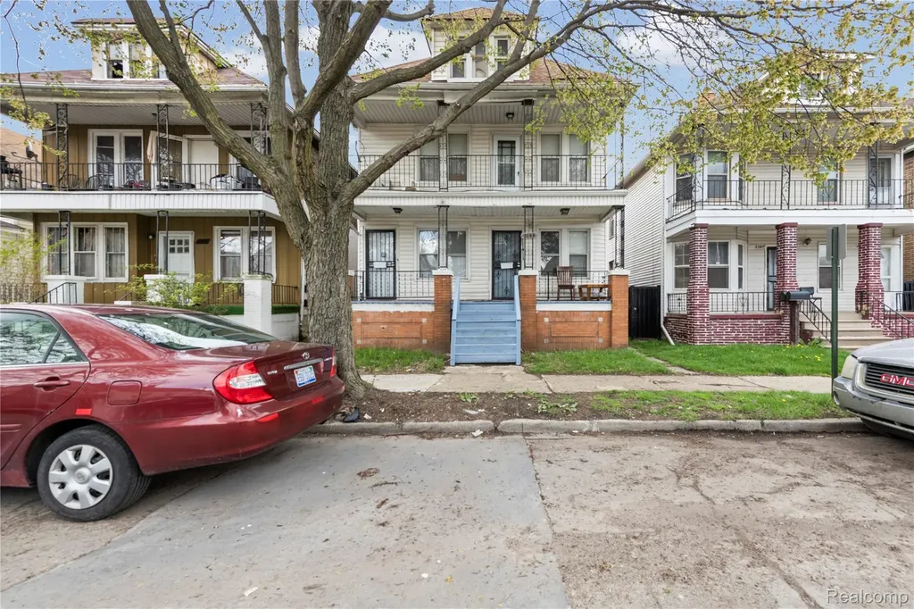 2143 Trowbridge Street Hamtramck City MI 48212