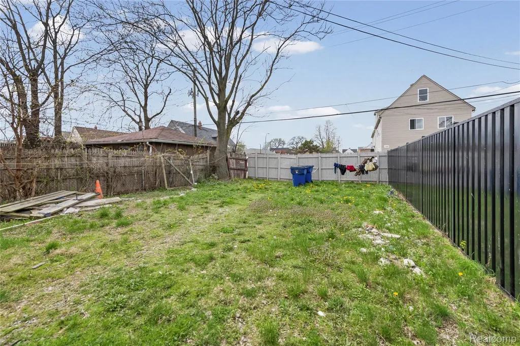 2143 Trowbridge Street Hamtramck City MI 48212