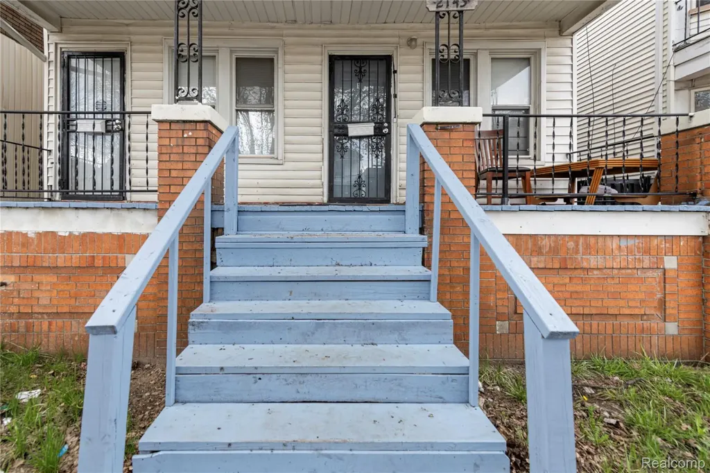 2143 Trowbridge Street Hamtramck City MI 48212