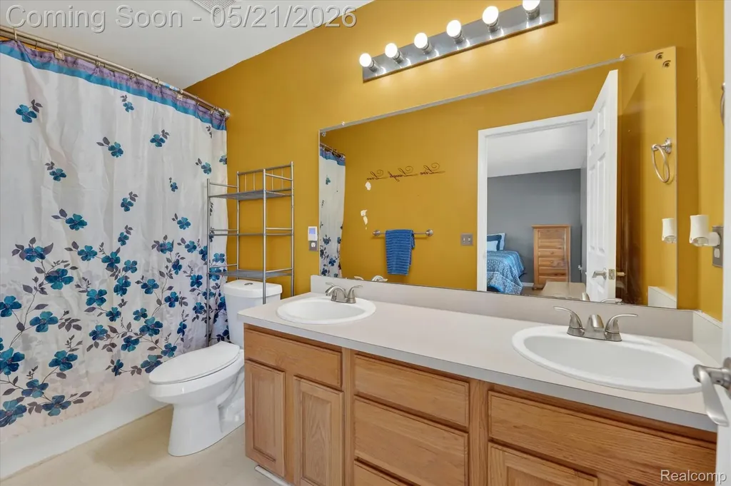 5425 Blossom Lane Fenton Charter Township MI 48451