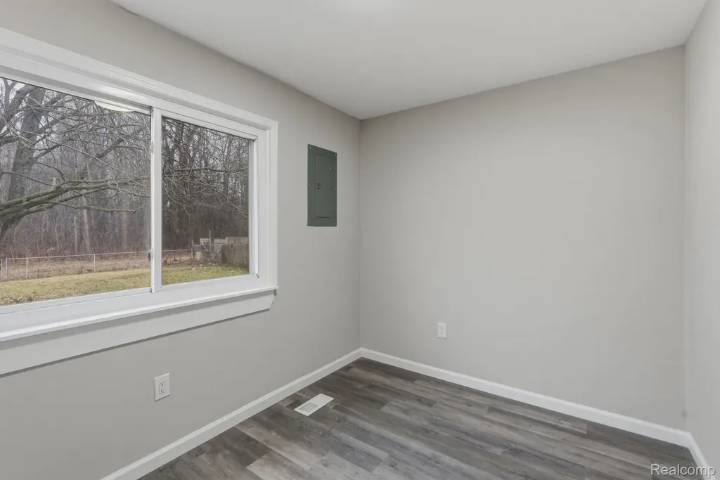 15527 Meadow Street Romulus City MI 48174