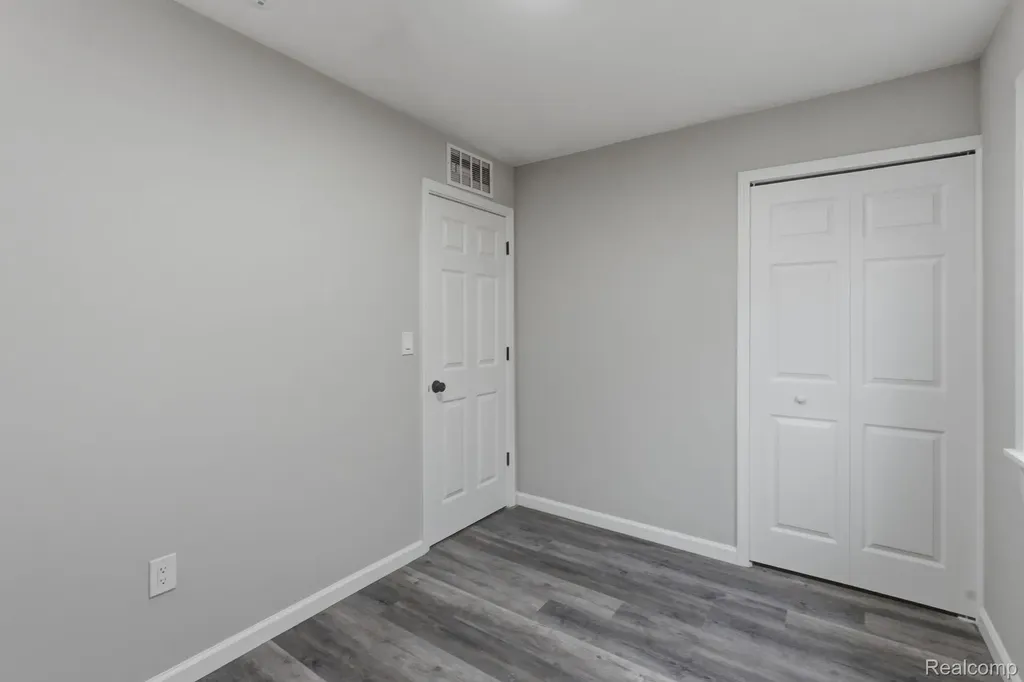 15527 Meadow Street Romulus City MI 48174