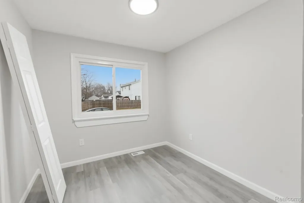 15527 Meadow Street Romulus City MI 48174