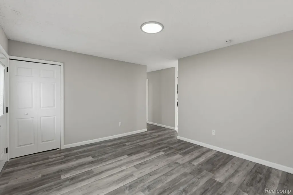 15527 Meadow Street Romulus City MI 48174