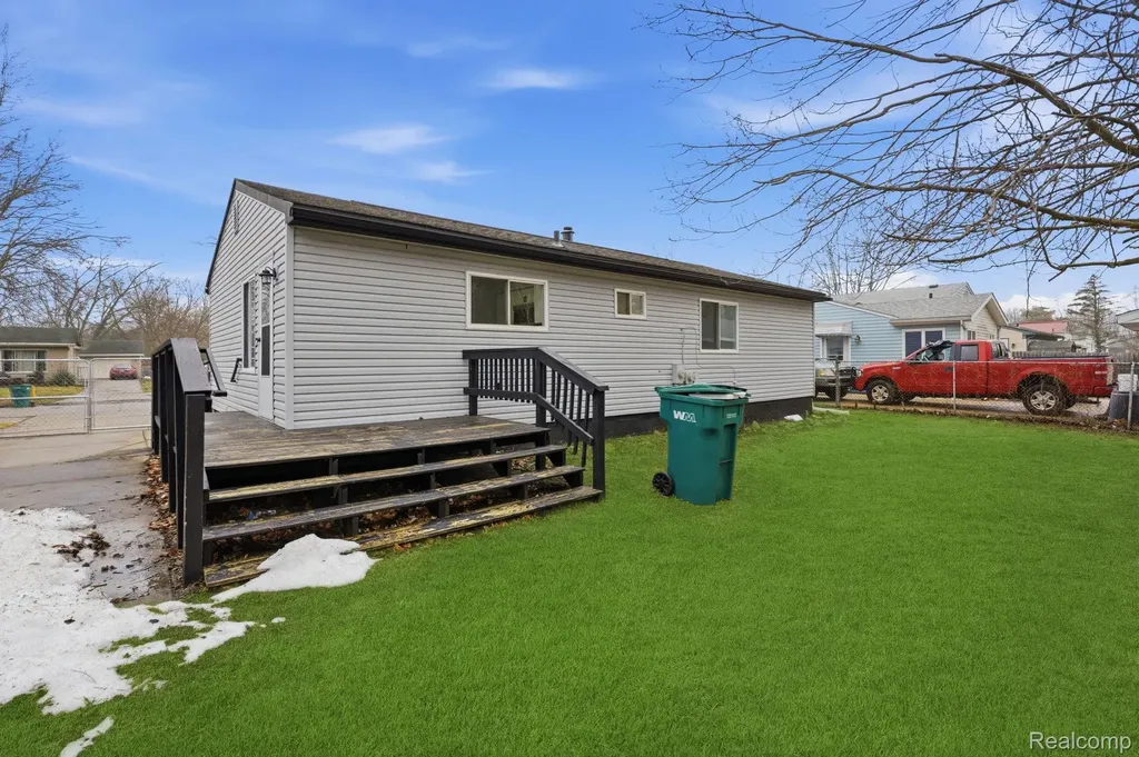 15527 Meadow Street Romulus City MI 48174