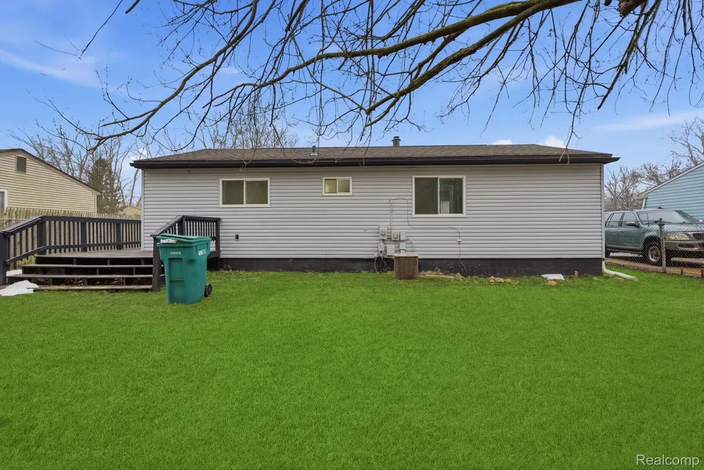 15527 Meadow Street Romulus City MI 48174