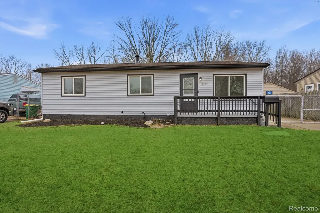 15527 Meadow Street Romulus City MI 48174