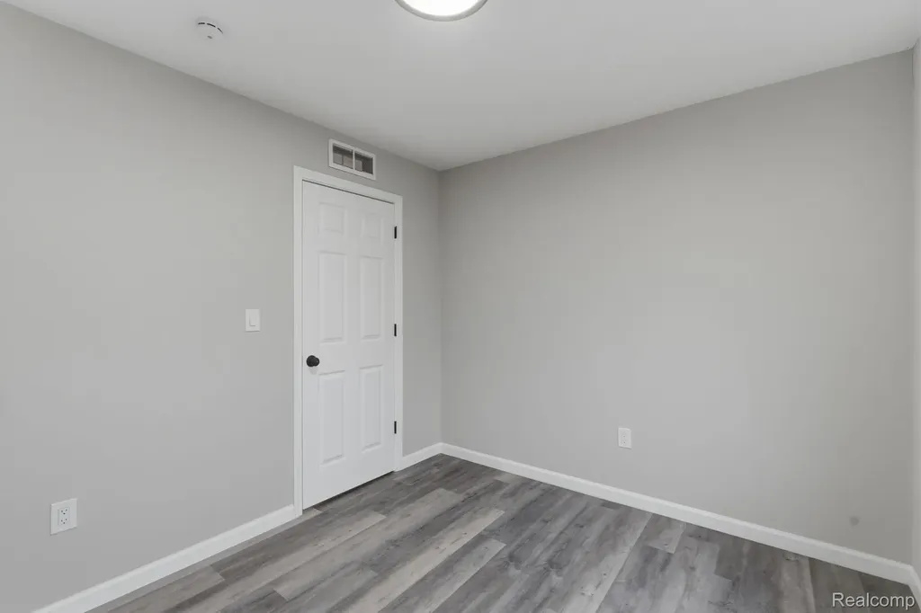 15527 Meadow Street Romulus City MI 48174